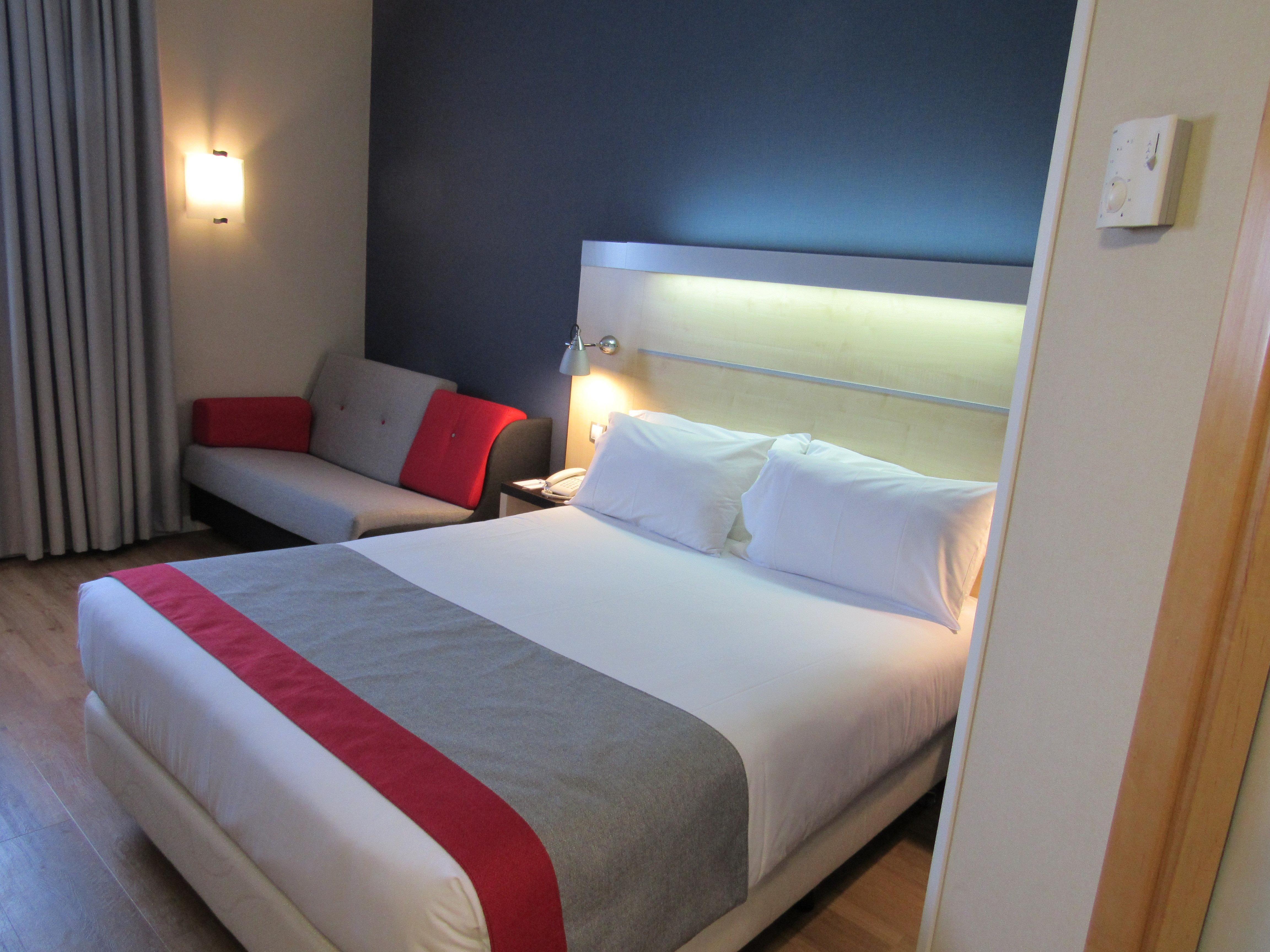 Hotel Holiday Inn Express Madrid-Rivas By Ihg Экстерьер фото