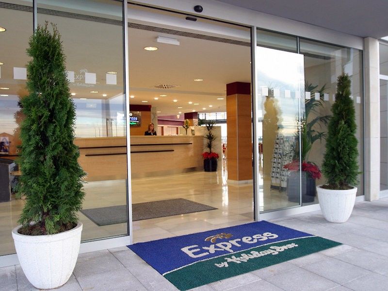 Hotel Holiday Inn Express Madrid-Rivas By Ihg Экстерьер фото