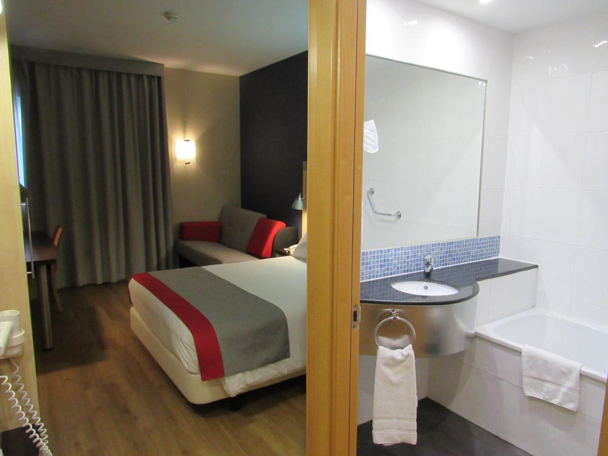 Hotel Holiday Inn Express Madrid-Rivas By Ihg Экстерьер фото